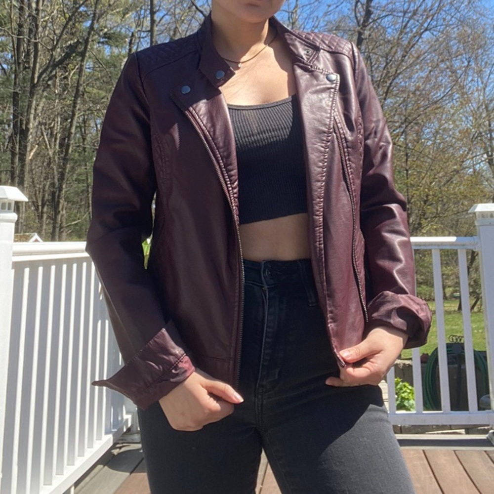 maroon leather jacket 🛵